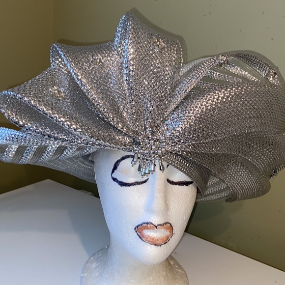 Fabulous David M Metallic Silver Church Dress Hat - Picture 8 of 11
